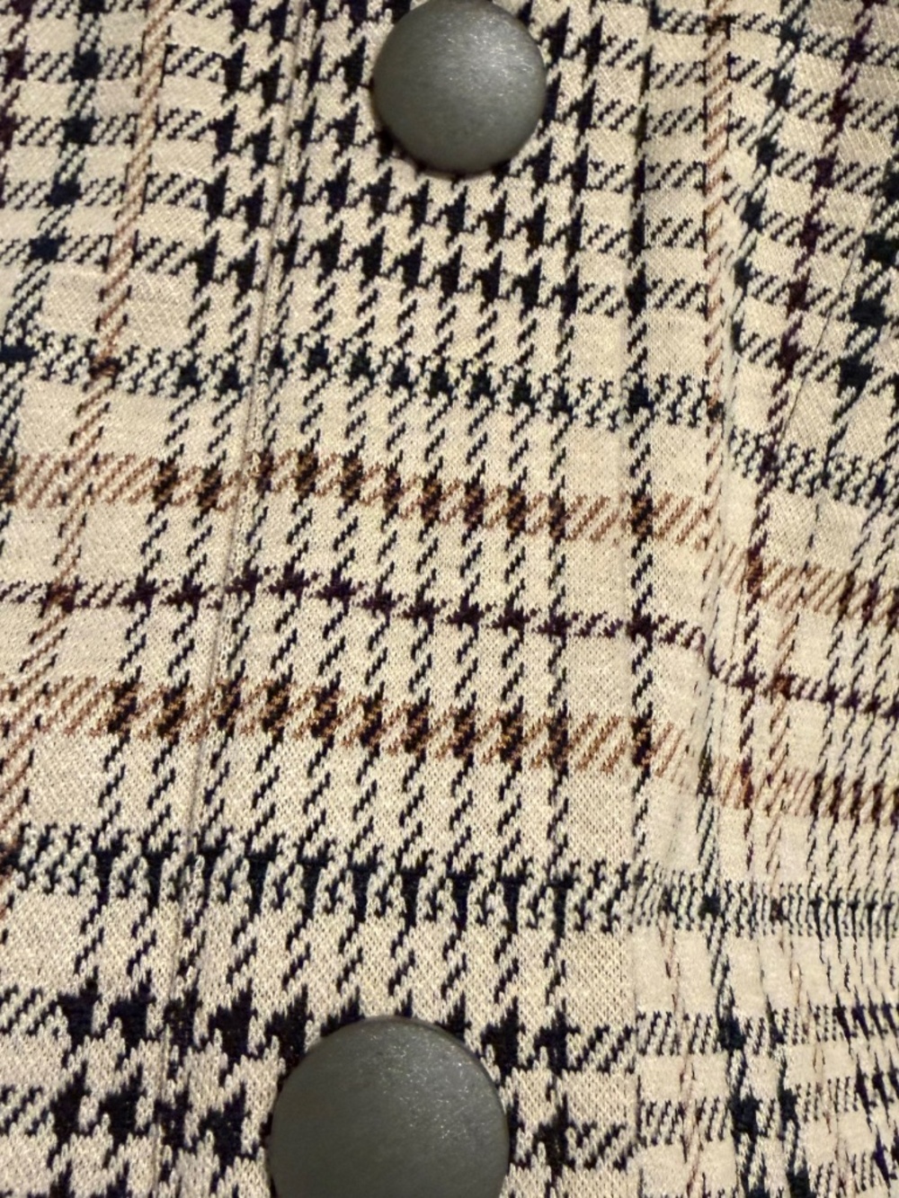 CAbi plaid, travel jacket with snap closure. - Picture 3 of 7